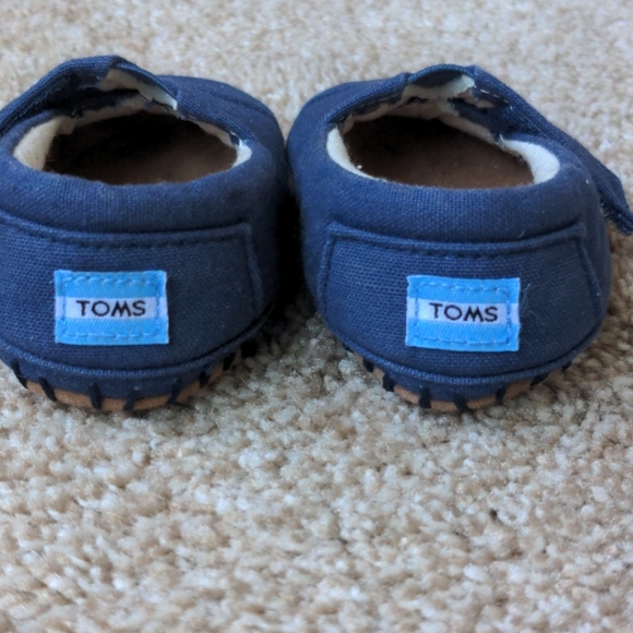 TOMs crib shoes navy canvas - Picture 2 of 5